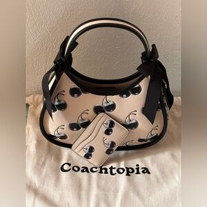 Coachtopia Cherry
